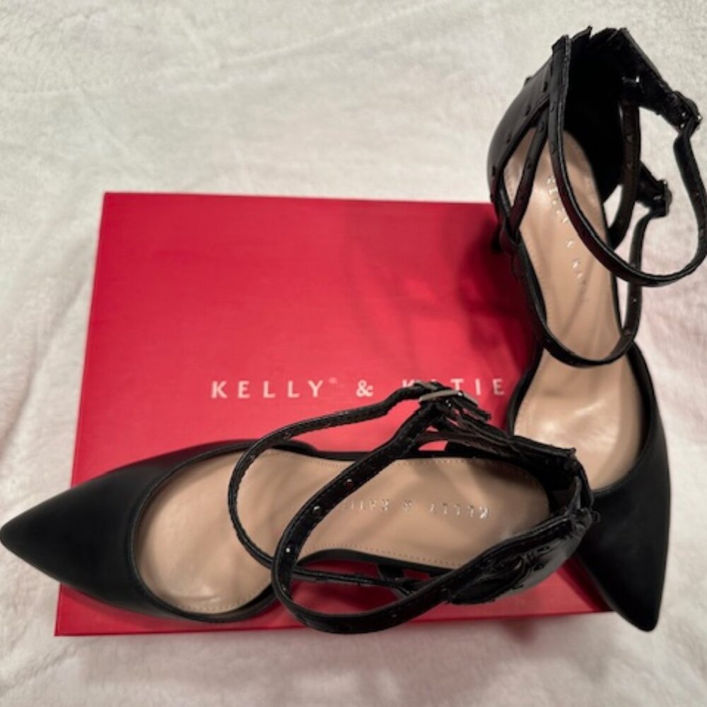black strappy pumps